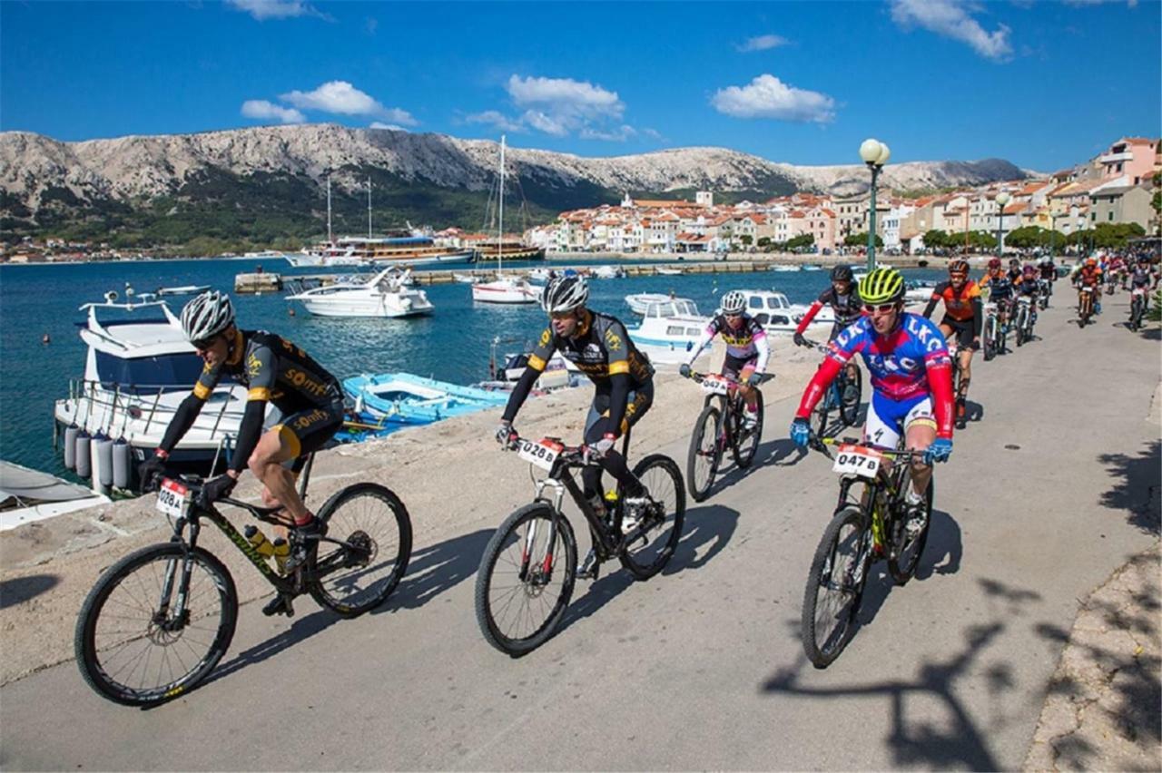 Apartments Myrjam Baška Eksteriør billede